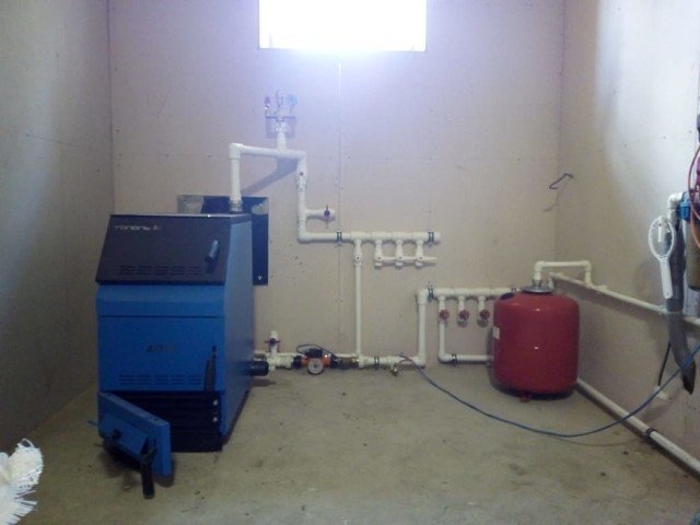 Отопление, водоснабжение и канализация. Монтаж системы отопления! Система рассчитана на площадь 220 м кв.