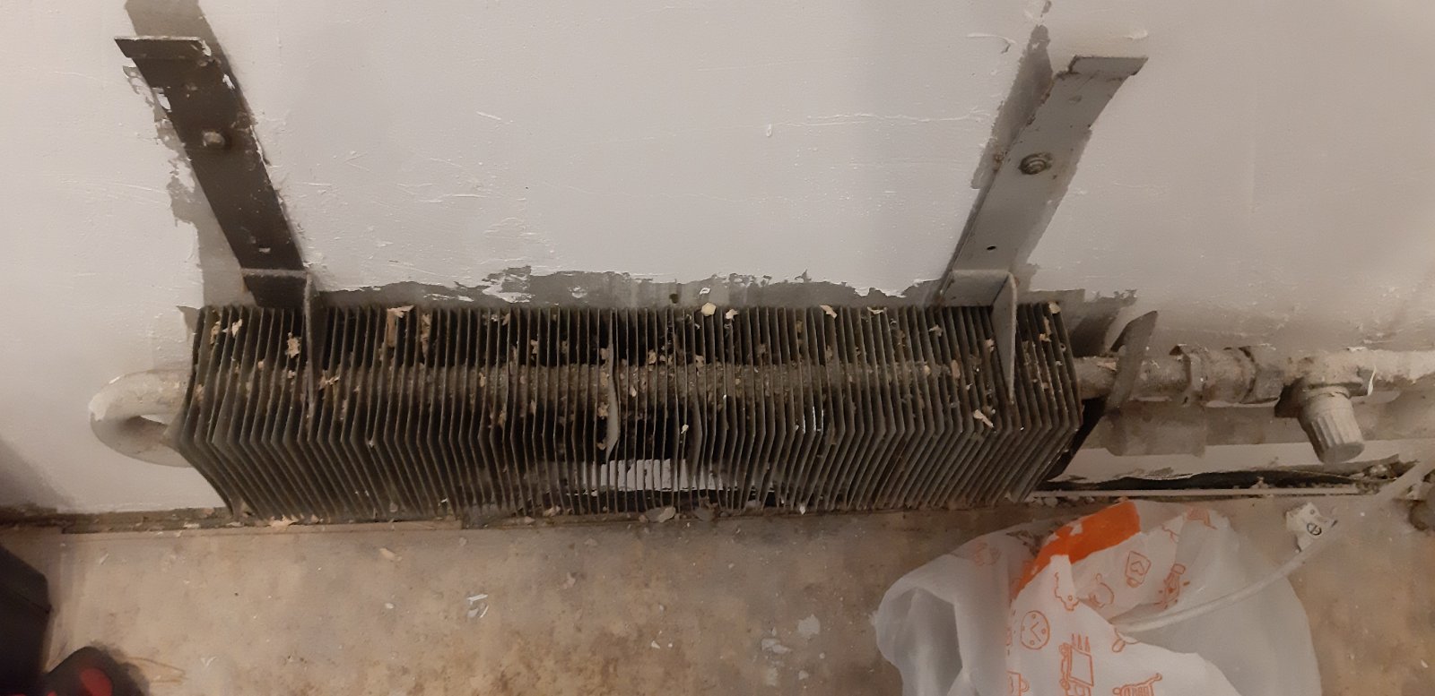 Замена радиатора отопления, цена 8 000, Отопление, водоснабжение и ...